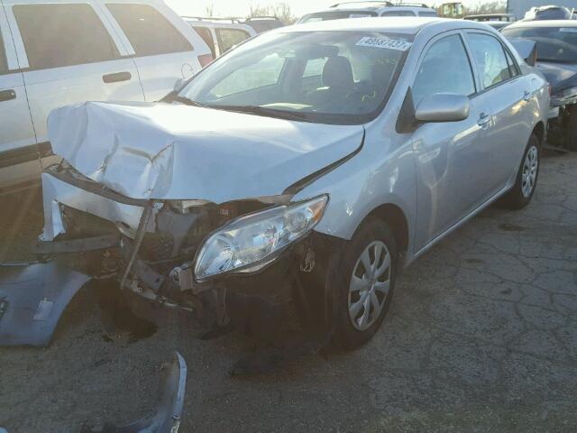 1NXBU4EE6AZ227319 - 2010 TOYOTA COROLLA BA SILVER photo 2