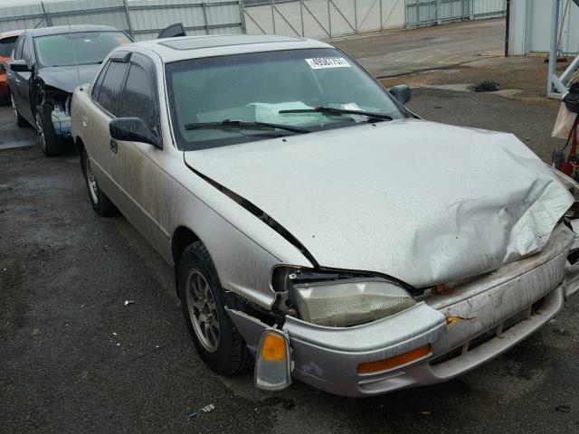 4T1SK12EXSU866474 - 1995 TOYOTA CAMRY LE GOLD photo 1