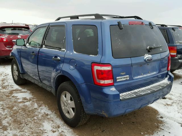 1FMCU03709KD07790 - 2009 FORD ESCAPE XLT BLUE photo 3