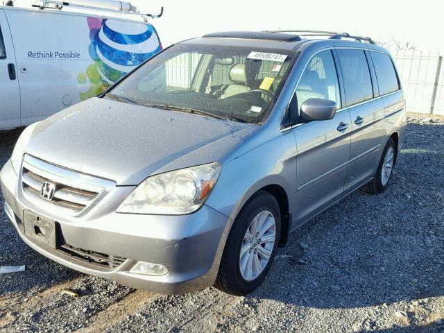 5FNRL38836B071696 - 2006 HONDA ODYSSEY TO SILVER photo 2