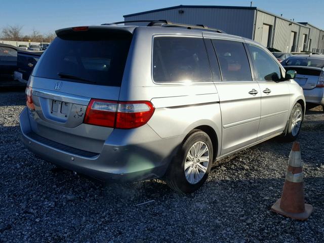 5FNRL38836B071696 - 2006 HONDA ODYSSEY TO SILVER photo 4