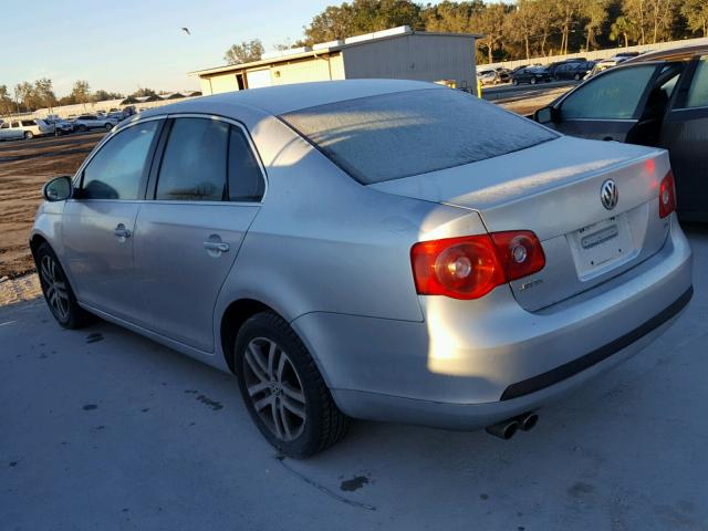 3VWSF71K05M607355 - 2005 VOLKSWAGEN NEW JETTA SILVER photo 3