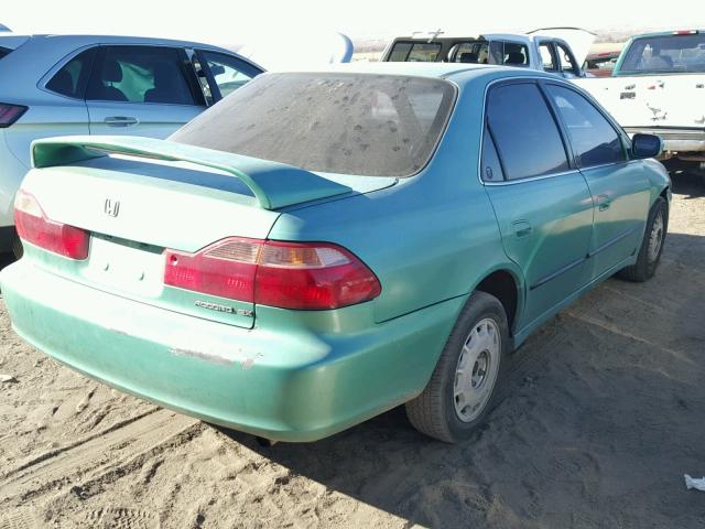 1HGCG5641YA134488 - 2000 HONDA ACCORD LX GREEN photo 4