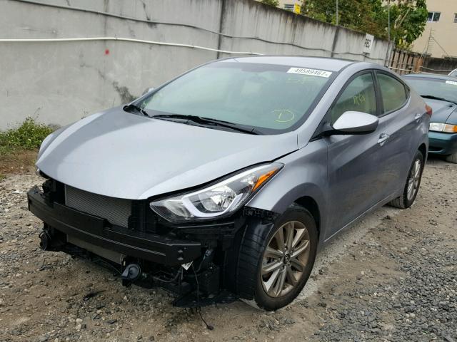 5NPDH4AE2GH768717 - 2016 HYUNDAI ELANTRA SE SILVER photo 2