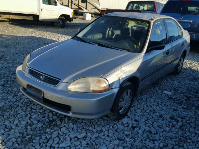 2HGEJ6620TH538150 - 1996 HONDA CIVIC DX SILVER photo 2