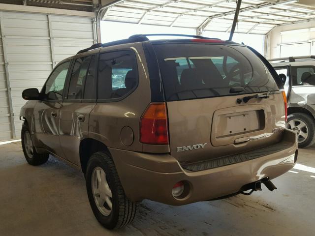 1GKDT13S332211010 - 2003 GMC ENVOY GOLD photo 3