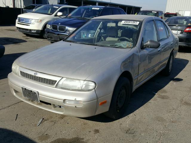 1N4BU31F5PC204244 - 1993 NISSAN ALTIMA XE GOLD photo 2