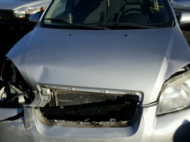 KL1TD5DEXAB045240 - 2010 CHEVROLET AVEO LS SILVER photo 7