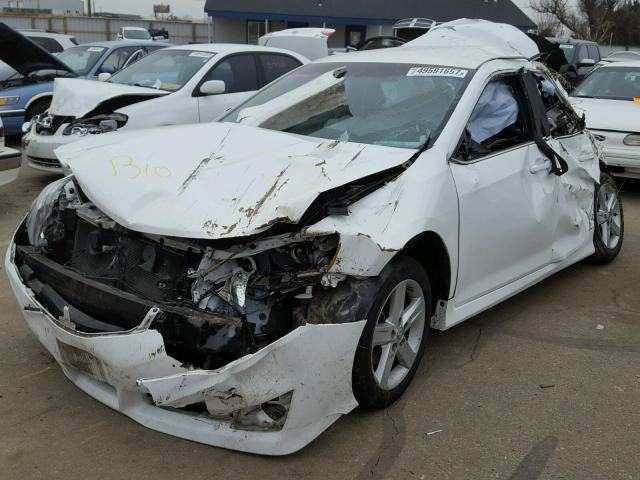 4T1BF1FK8EU772814 - 2014 TOYOTA CAMRY L WHITE photo 2