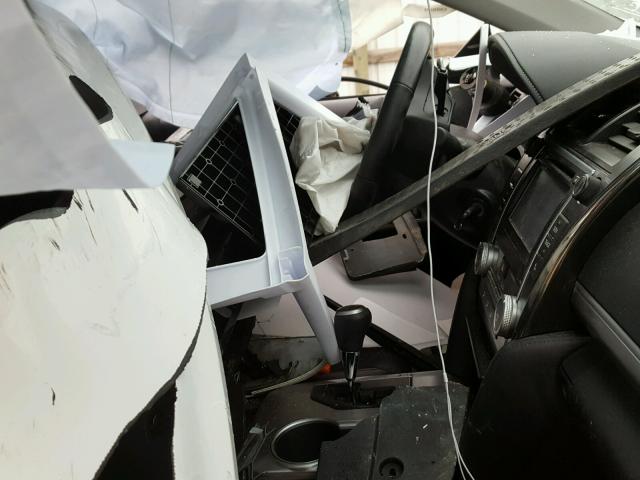 4T1BF1FK8EU772814 - 2014 TOYOTA CAMRY L WHITE photo 9