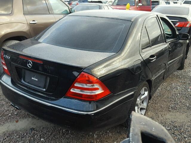 WDBRF52H97A942640 - 2007 MERCEDES-BENZ C 230 BLACK photo 4