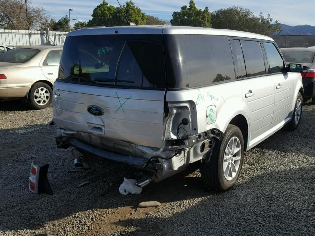 2FMGK5B82FBA04451 - 2015 FORD FLEX SE SILVER photo 4