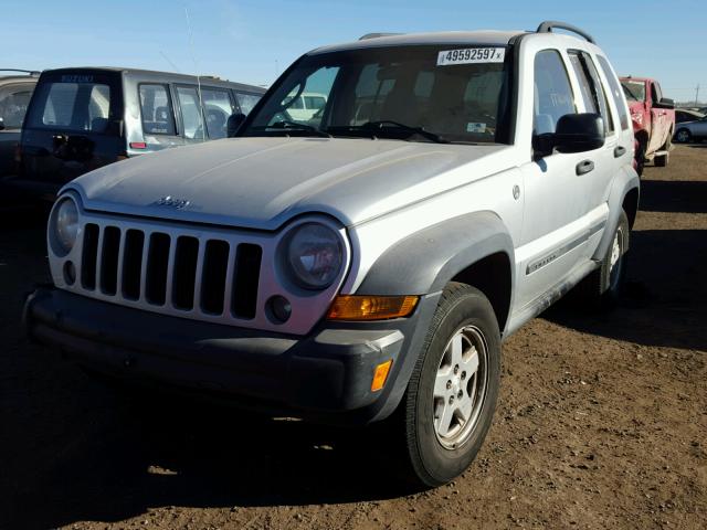 1J4GL48K47W620497 - 2007 JEEP LIBERTY SP SILVER photo 2