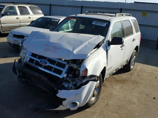 1FMCU03118KE31870 - 2008 FORD ESCAPE XLT WHITE photo 2