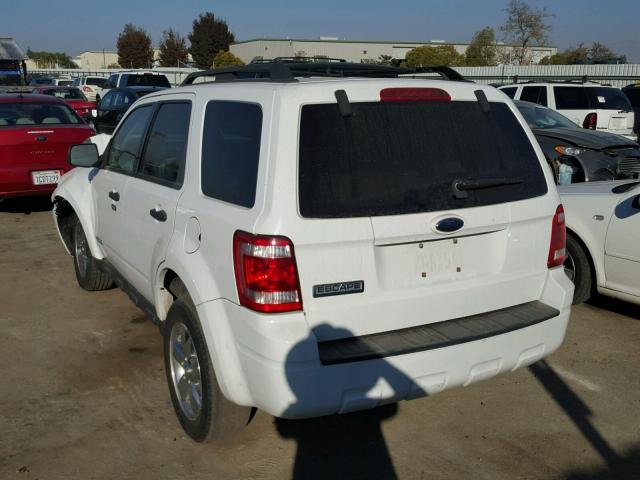 1FMCU03118KE31870 - 2008 FORD ESCAPE XLT WHITE photo 3