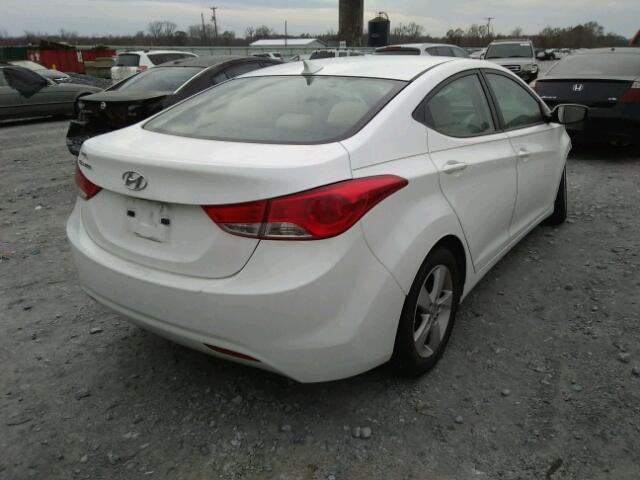 5NPDH4AE4DH377130 - 2013 HYUNDAI ELANTRA GL WHITE photo 4