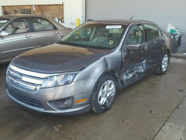 3FAHP0HG1AR346128 - 2010 FORD FUSION SE GRAY photo 9