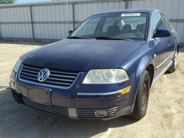 WVWPD63BX2P060039 - 2002 VOLKSWAGEN PASSAT GLS BLUE photo 2