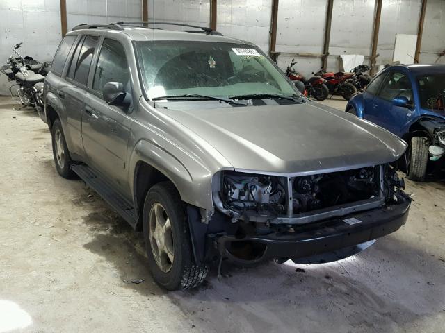 1GNDT13S472292432 - 2007 CHEVROLET TRAILBLAZE GRAY photo 1