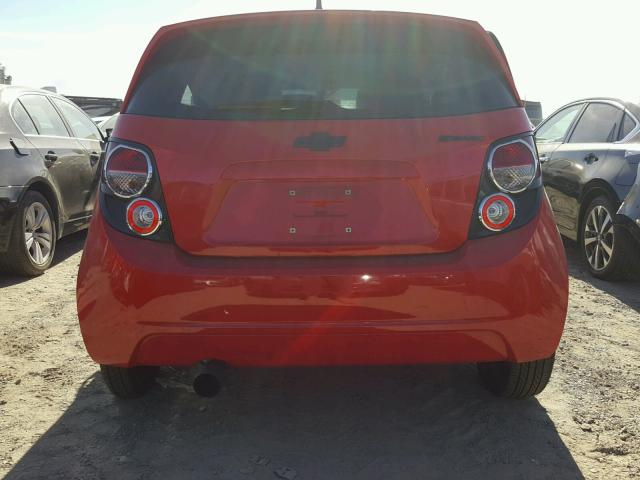 1G1JB6SG2E4153886 - 2014 CHEVROLET SONIC LS RED photo 10