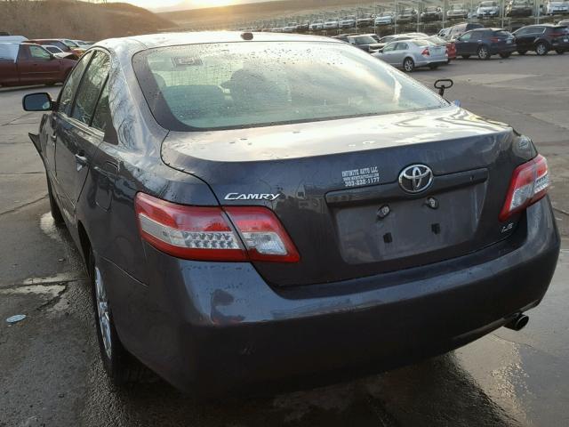 4T1BF3EKXBU192005 - 2011 TOYOTA CAMRY BASE GRAY photo 3