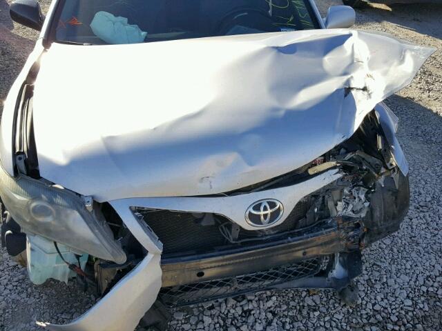 4T1BF3EK1BU657349 - 2011 TOYOTA CAMRY BASE SILVER photo 7