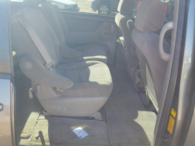 5TDZA23C95S229397 - 2005 TOYOTA SIENNA CE GRAY photo 6