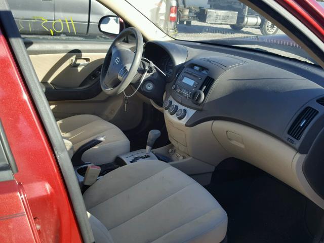 KMHDU46D79U802926 - 2009 HYUNDAI ELANTRA GL RED photo 5