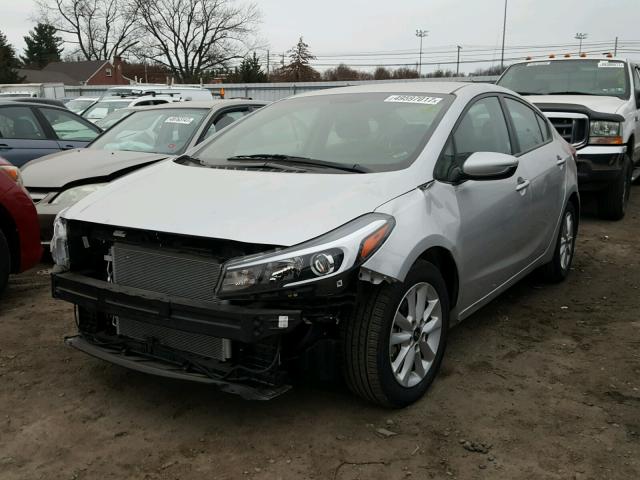 3KPFL4A70HE132022 - 2017 KIA FORTE LX SILVER photo 2