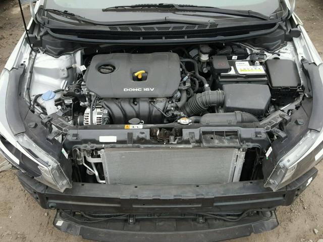 3KPFL4A70HE132022 - 2017 KIA FORTE LX SILVER photo 7