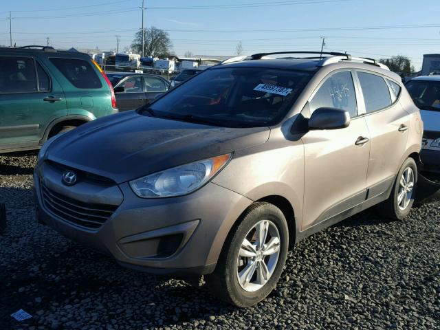 KM8JUCAC7BU200237 - 2011 HYUNDAI TUCSON GLS BEIGE photo 2