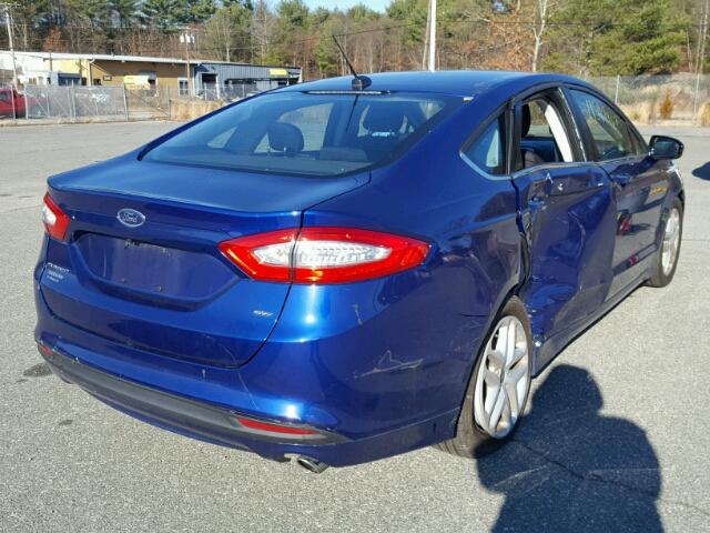 1FA6P0H72F5127406 - 2015 FORD FUSION SE BLUE photo 4