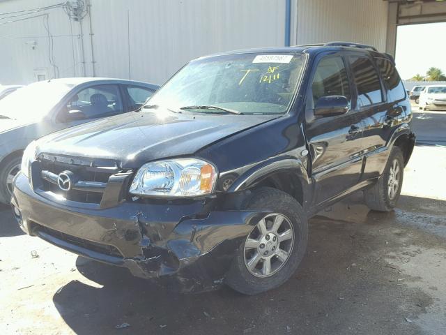 4F2YZ04155KM45938 - 2005 MAZDA TRIBUTE S BLACK photo 2