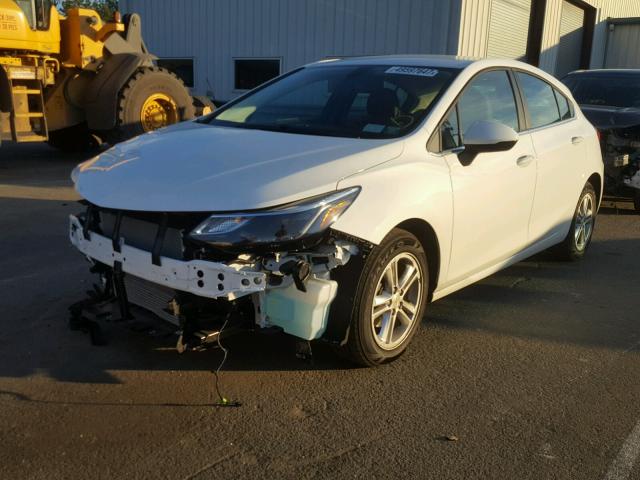 3G1BE6SM6HS584494 - 2017 CHEVROLET CRUZE LT WHITE photo 2