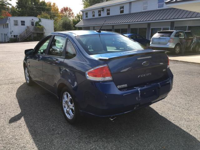 1FAHP35N58W180899 - 2008 FORD FOCUS SE BLUE photo 4