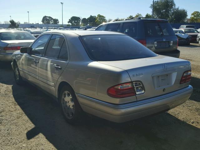 WDBJF65H8XA781423 - 1999 MERCEDES-BENZ E 320 TAN photo 3