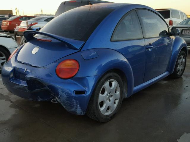 3VWCP21CX2M422402 - 2002 VOLKSWAGEN NEW BEETLE 蓝色 照片 4