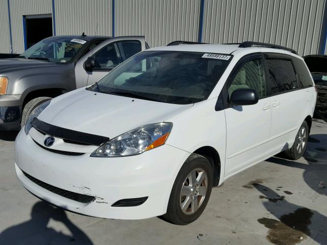 5TDKK4CCXAS293128 - 2010 TOYOTA SIENNA CE WHITE photo 2