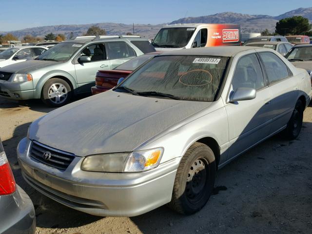 JT2BG22K8Y0427526 - 2000 TOYOTA CAMRY CE SILVER photo 2