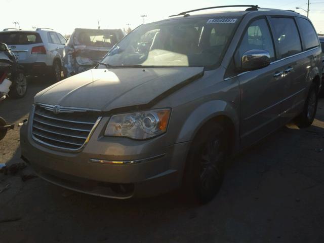 2A8HR64X18R747636 - 2008 CHRYSLER TOWN & COU TAN photo 2