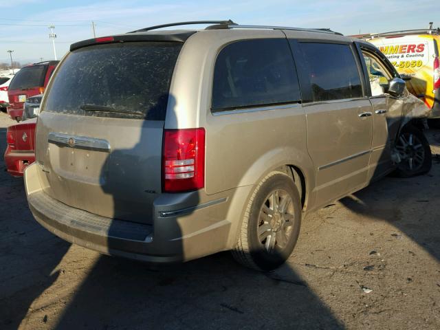 2A8HR64X18R747636 - 2008 CHRYSLER TOWN & COU TAN photo 4