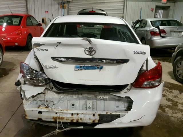 JTDBT923671073180 - 2007 TOYOTA YARIS WHITE photo 9