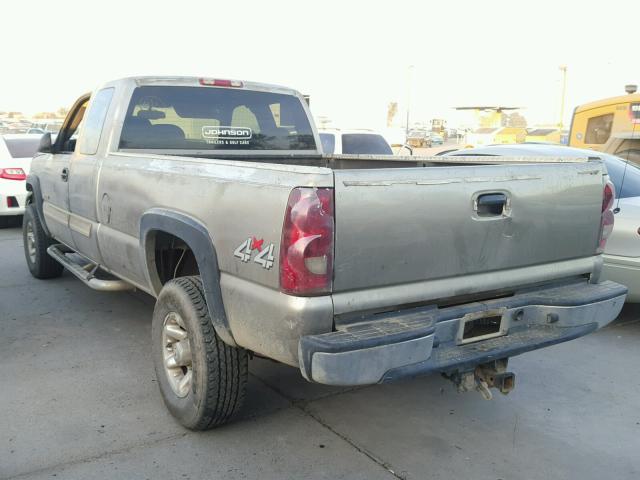 1GCHK29U93E196753 - 2003 CHEVROLET SILVERADO GRAY photo 3