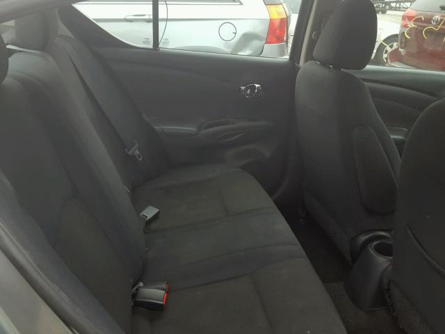 3N1CN7AP8DL889239 - 2013 NISSAN VERSA S 银色 照片 6