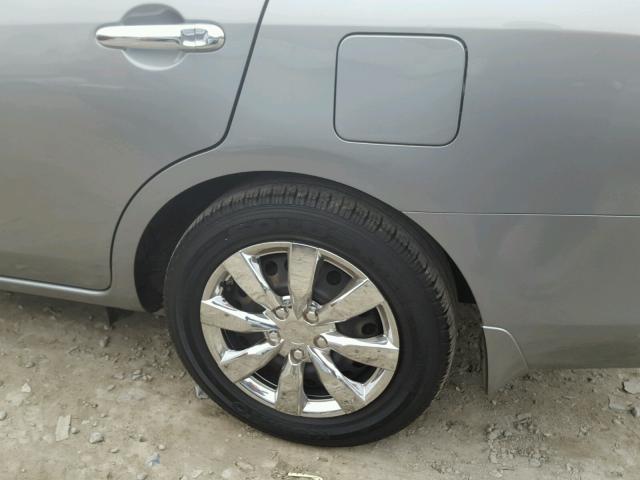 3N1CN7AP8DL889239 - 2013 NISSAN VERSA S 银色 照片 9