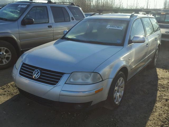 WVWXH63B02E370720 - 2002 VOLKSWAGEN PASSAT GLS GRAY photo 2