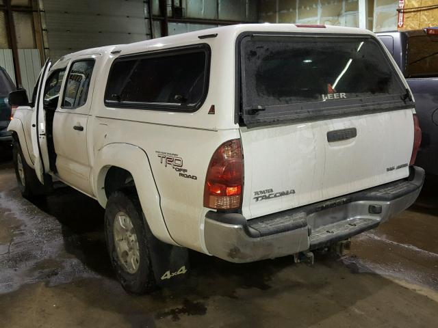 5TELU42NX7Z404256 - 2007 TOYOTA TACOMA DOU WHITE photo 3