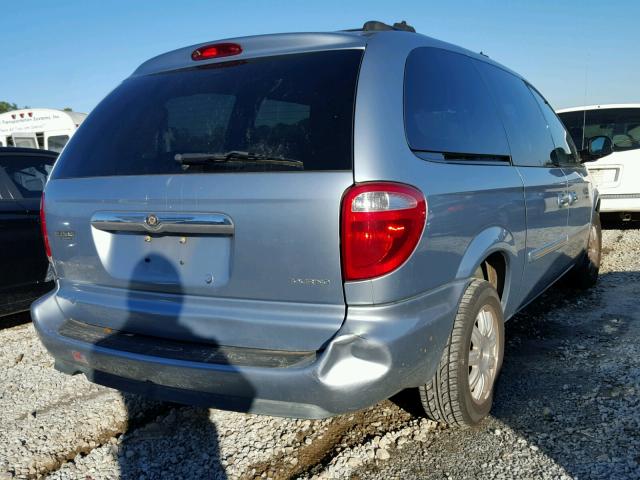 2C4GP54L75R121326 - 2005 CHRYSLER TOWN & COU BLUE photo 4