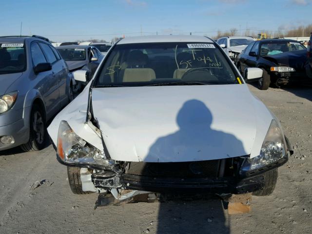 JHMCM56404C015450 - 2004 HONDA ACCORD LX WHITE photo 7