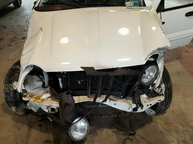 1J4GL48K04W129730 - 2004 JEEP LIBERTY SP WHITE photo 7